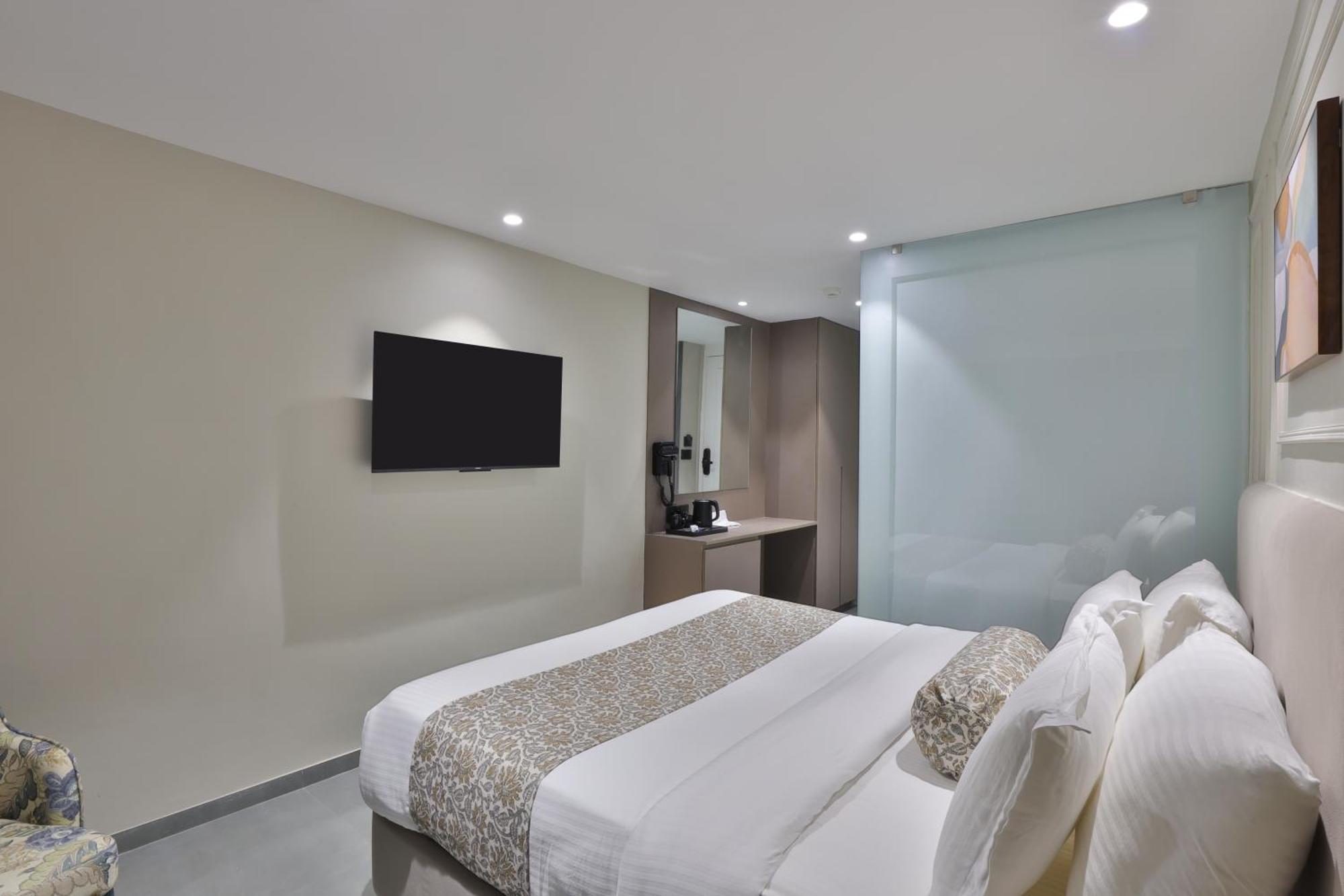Hotel The Grand Suites Ahmedabad Esterno foto