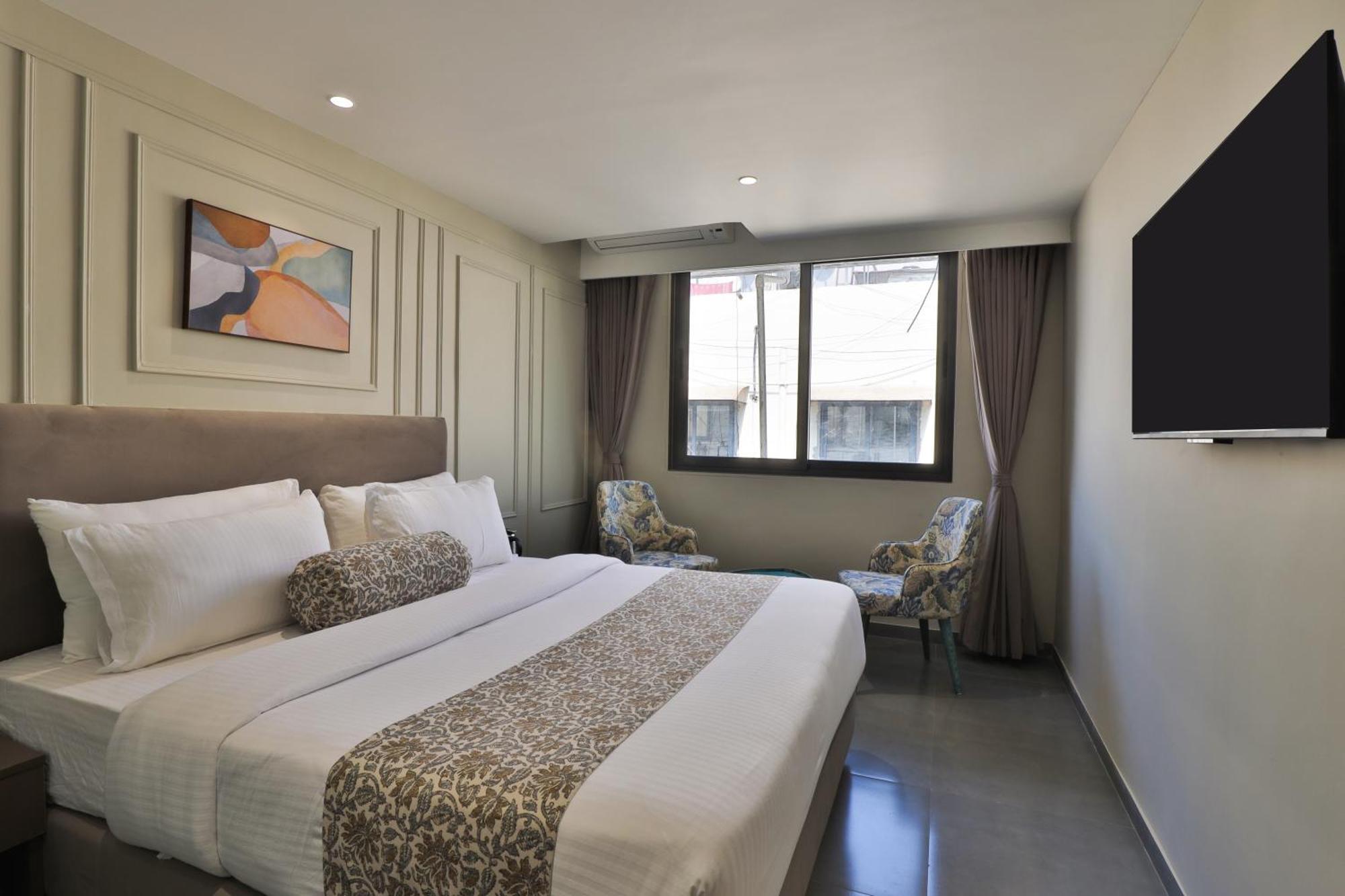 Hotel The Grand Suites Ahmedabad Esterno foto