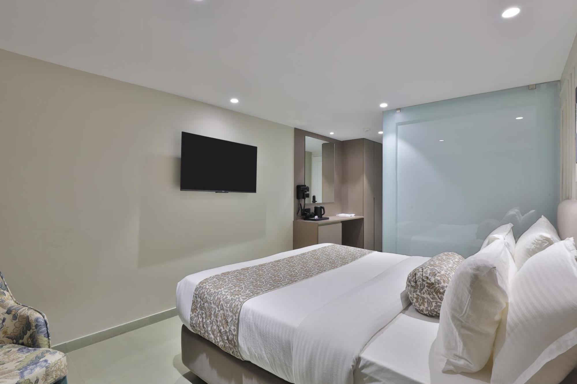 Hotel The Grand Suites Ahmedabad Esterno foto