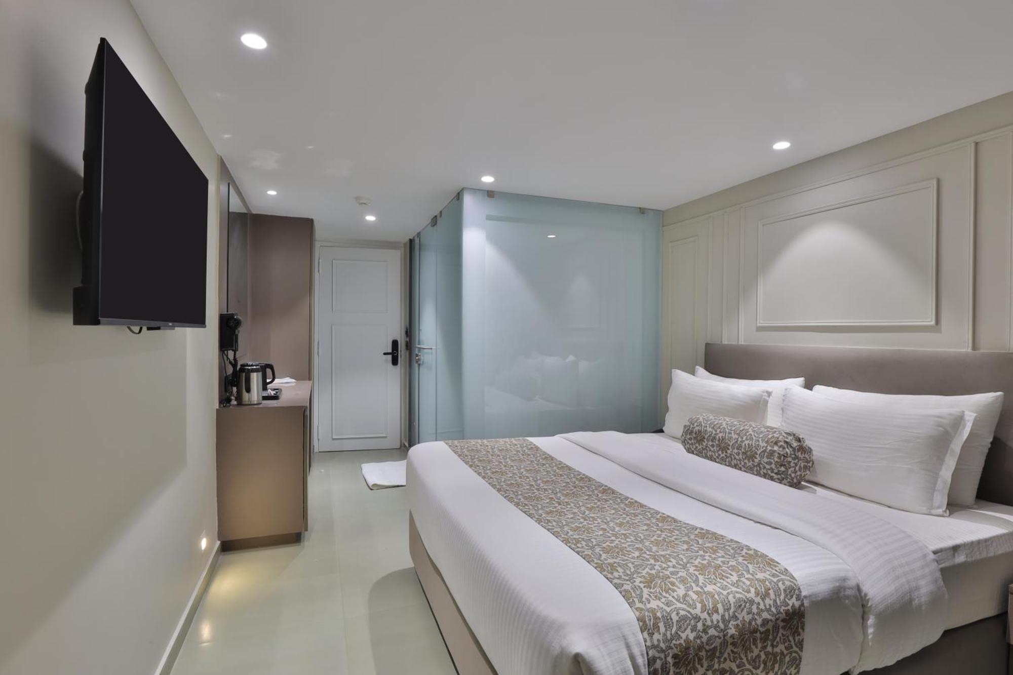 Hotel The Grand Suites Ahmedabad Esterno foto