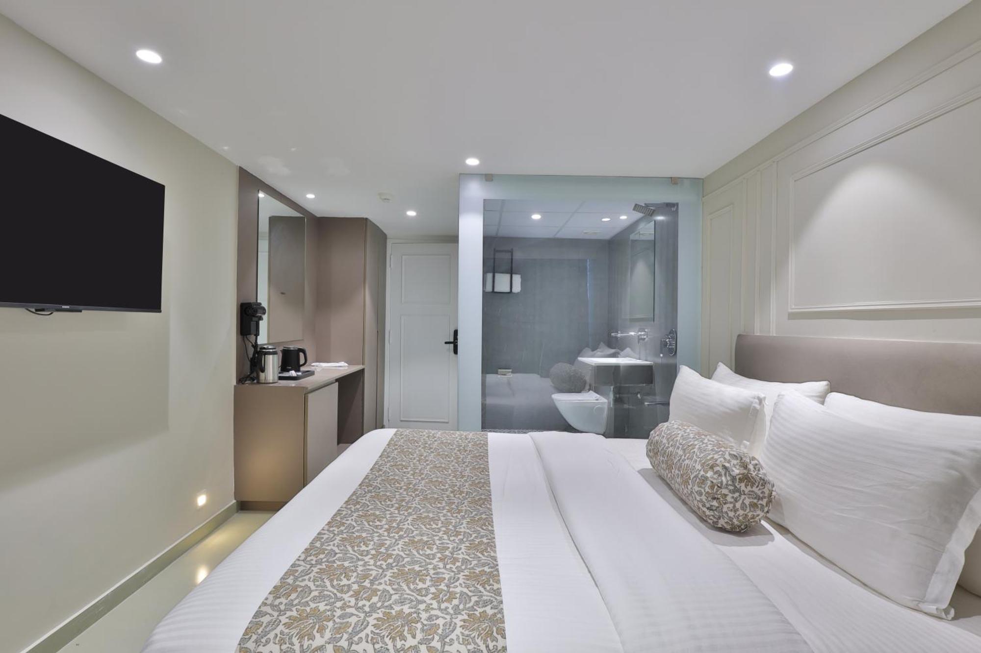 Hotel The Grand Suites Ahmedabad Esterno foto